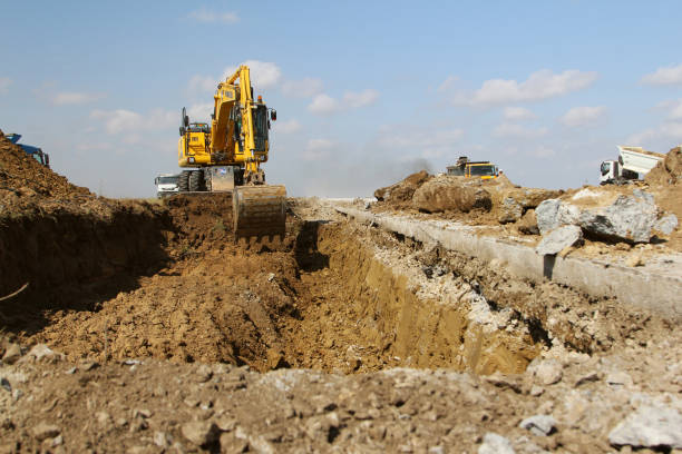 Excavatrice effectuant des travaux de terrassement
